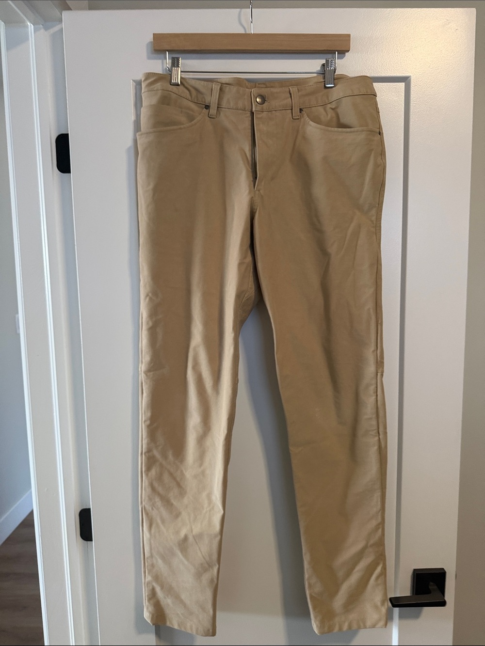 Lululemon Utilitech ABC Pant Mens 33 x 32 Sand Classic Fit 5-Pocket Canvas
